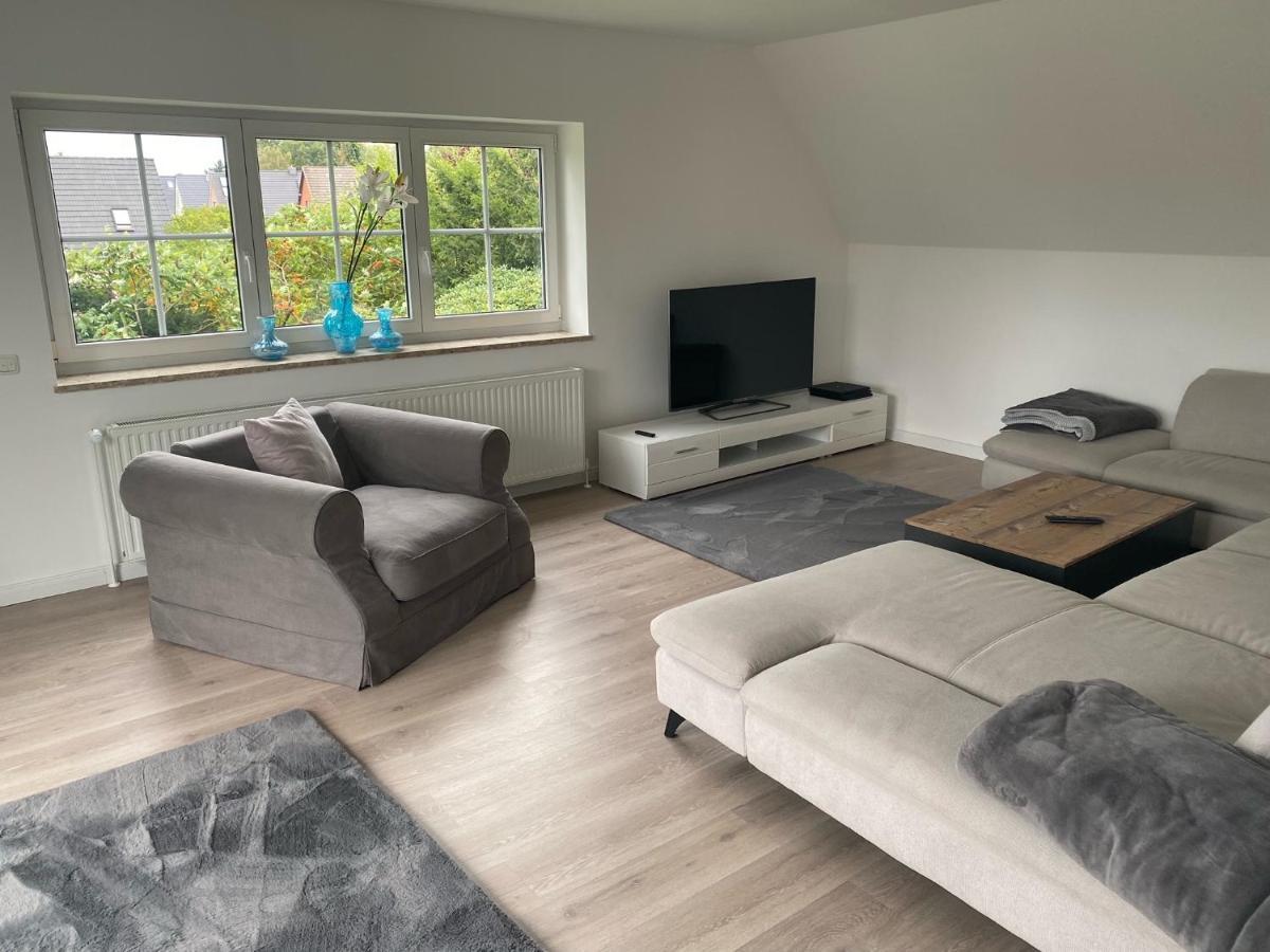 Ferienwohnung Falkenfeld Lubeck Bagian luar foto